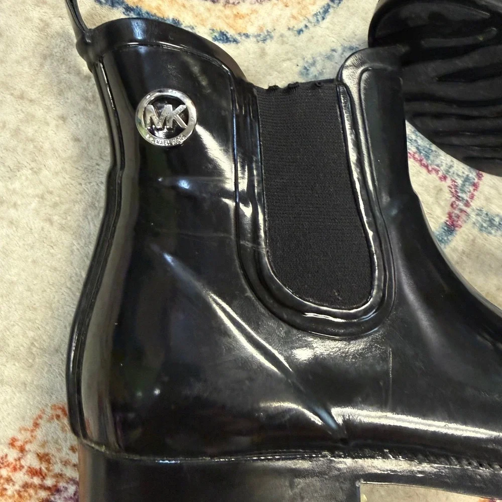 Michael Kors Black Glossy Rubber Chelsea Rain‎ Boots Women's Ankle Boots